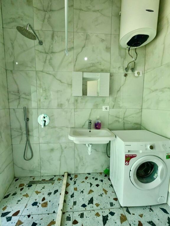 🏡 SHITET GARSONIERE 📍 Kompleksi Mangalem, Ali Dem ✨  💰 67.000 Euro