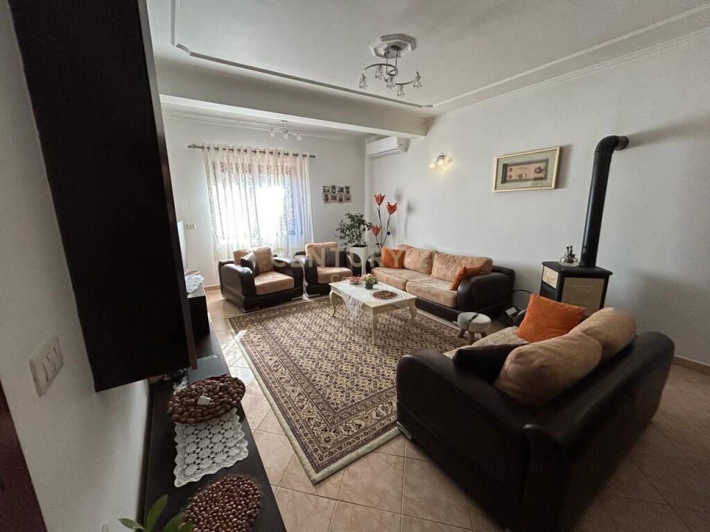 Vile 3-Kateshe per shitje ne zonen e Don Boskos