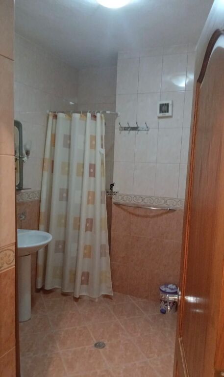 ZYRE ME QERA 120M2 QENDER 120.000 LEKE FH-71006