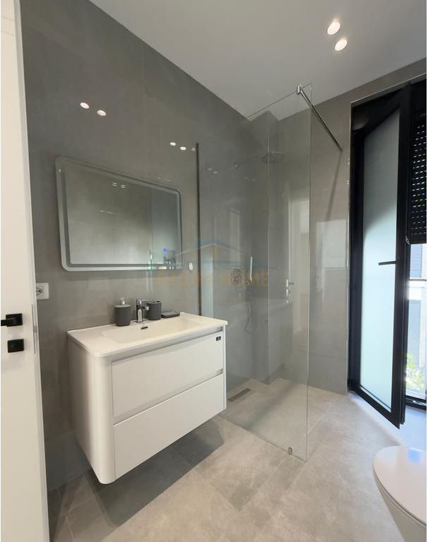 Qera, Vilë 3-kateshe, TEG