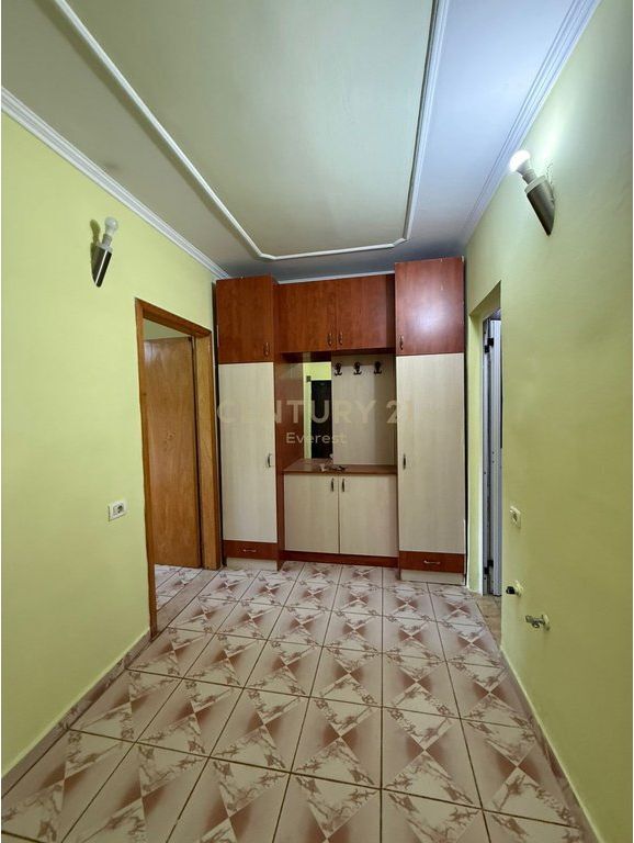 RRUGA IRFAN TOMINI, APARTAMENT 1+1 PER SHITJE