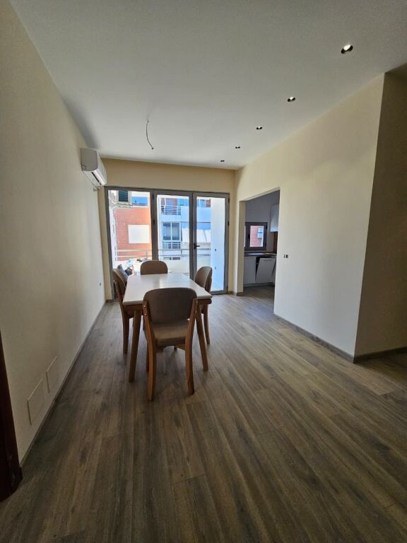 🏡 Appartamento 3+1+2 in Affitto – Viale Giovanna d'Arco scuola Ismail Qemali