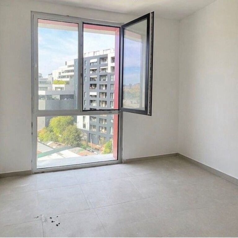 🏢✨ Ambient për Zyra 150m2 me Qira – Farmacia 10 ✨🏢