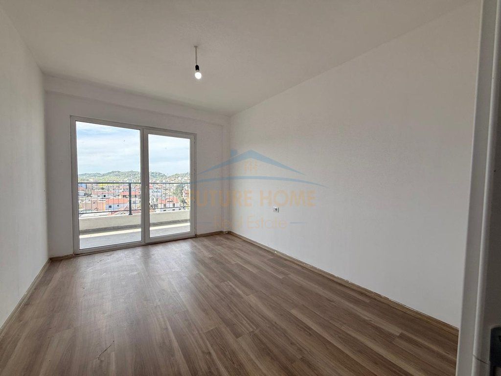 Shitet, Apartament 2+1+2+Post Parkim, Kombinat