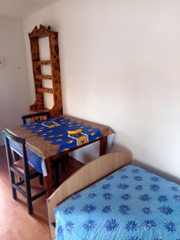 GARSIONERE  20000 LEKE.FAKULTETI EKONOMIK