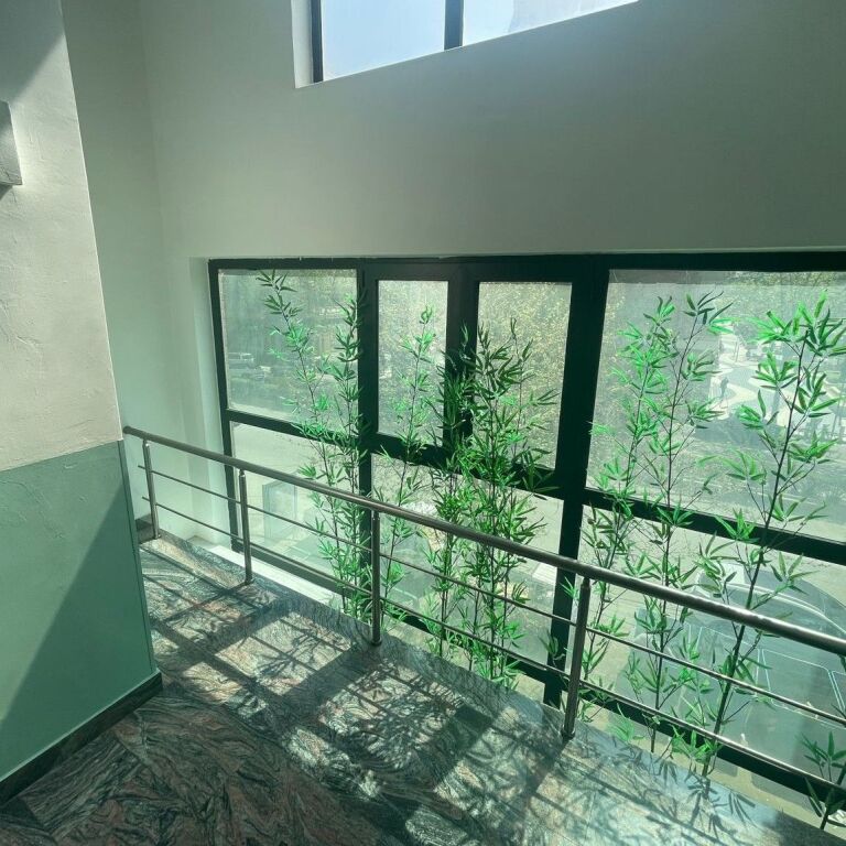 🏢✨ Jepet me Qira Njësi Komerciale – Përballë Delijorgjit ✨🏢