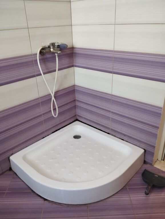 Jepet me qera Shtepi private 1+1 350 Mije leke