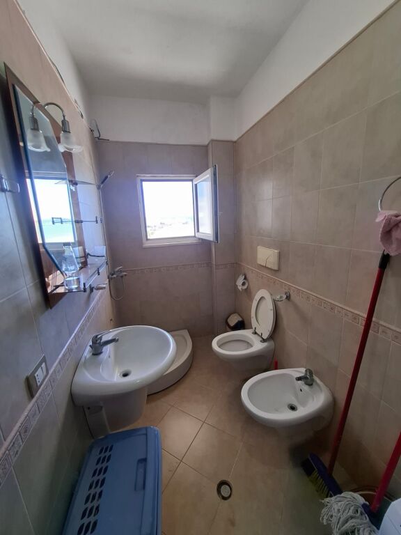 Jepet me Qera Apartament 1+1 Tek Rrota e Kuqe