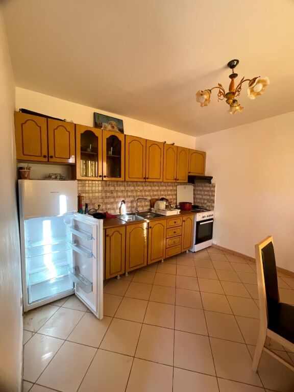 Jepet me qira apartament 2+1