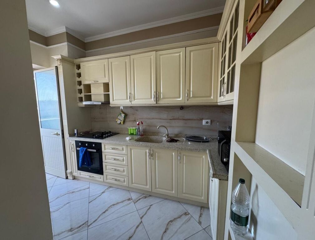 Jepet apartament me qera 2+1