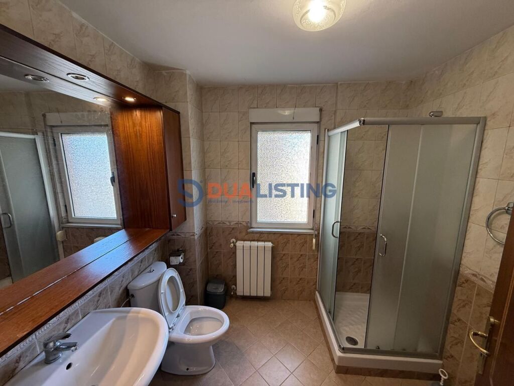 Jepet me Qira Duplex 3+1 | tek Ambasada Amerikane,Rruga e Elbasanit!