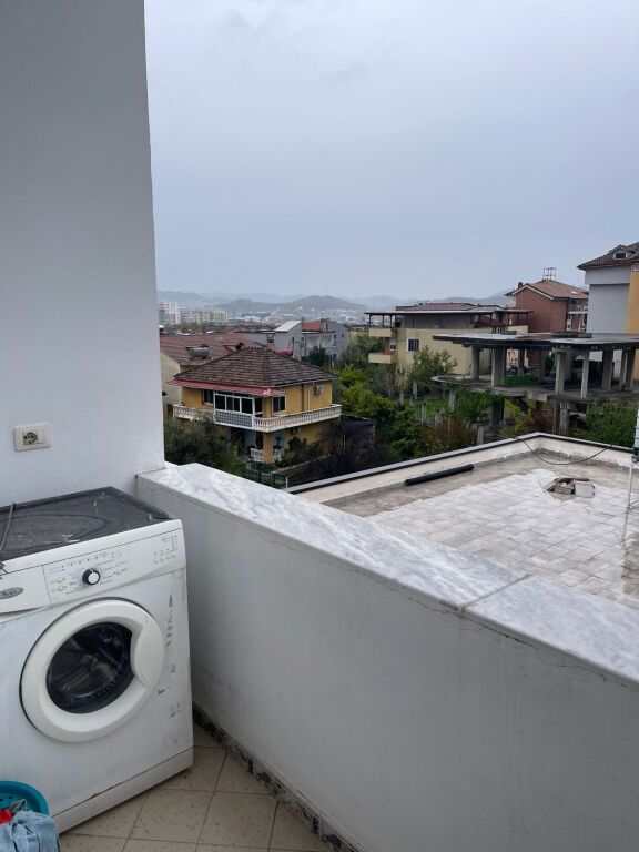 🏡 Furnished studio 💶 220€/month 📍 Institute