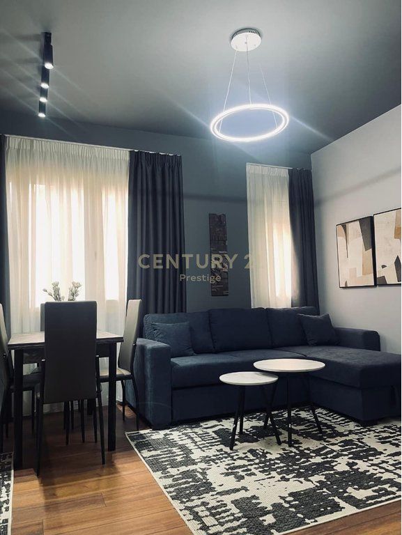 APPARTAMENTO 2+1+2 IN AFFITTO, GIARDINO BOTANICO, TIRANA! 650 € /Mese Sup. Totale  85m2