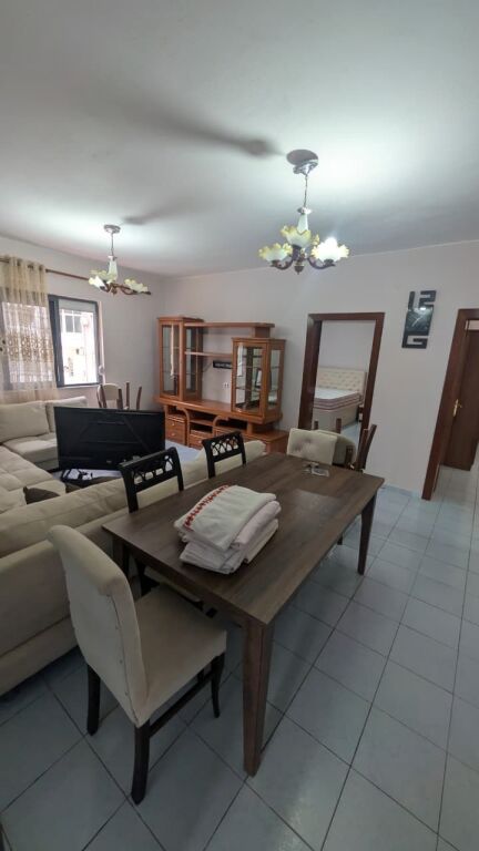 Jepet me Qera  Apartament 2+1+ Verande te Fresku, afer Furr Buke Melisa