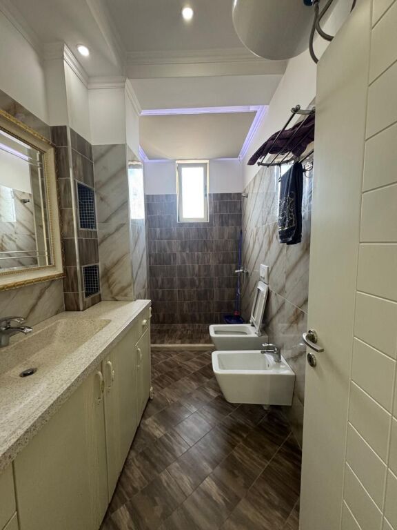 Jepet apartament me qera 2+1