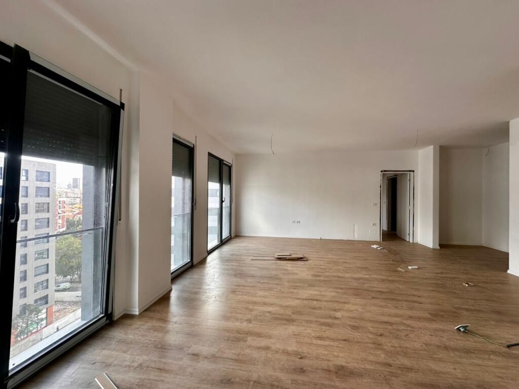 Investim i Sigurt: Apartament 2+1+2 në Parallel Living