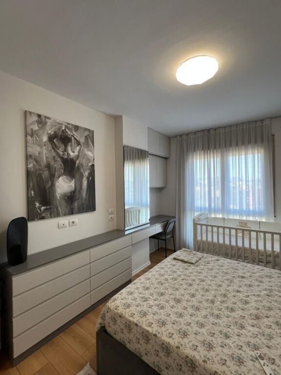 🏢Ne zonen e 5 Majit,jepet me qera apartament 2+1+2+post parkimi,i sapo mobiluar.850Euro   