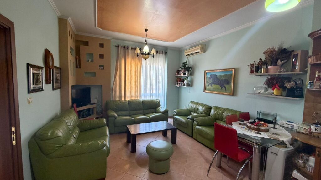 Komuna e Parisit_Shitet Apartament 1+1