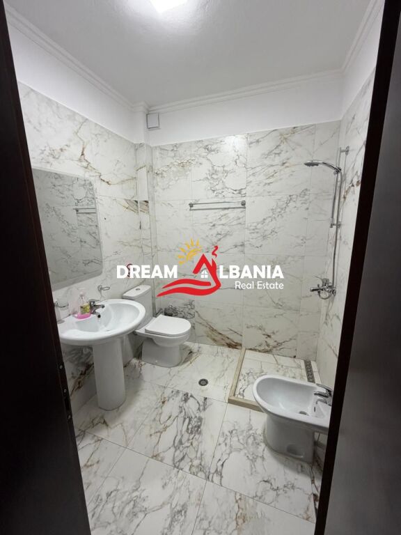 Jepet ambient me qera ne zonen e Bllokut , prane Sheshit Wilson (ID 42611529)