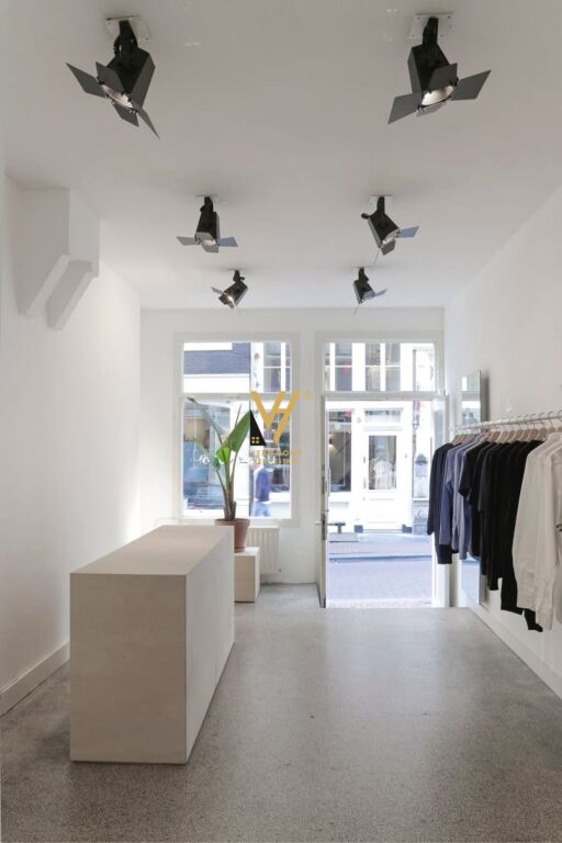 JEPET AMBIENT BIZNESI 64 M2 ME QIRA NE QENDER 180.000 LEKE