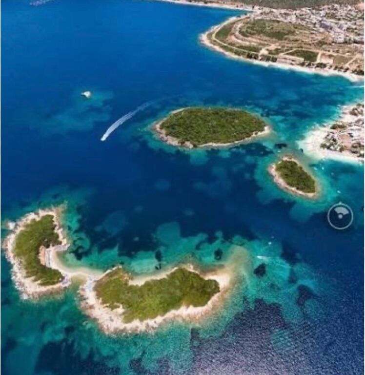 Jepet me qera plazh beach bar- restaurant ne Ksamil