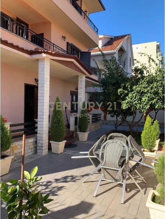 Vile 3-Kateshe per shitje ne zonen e Don Boskos