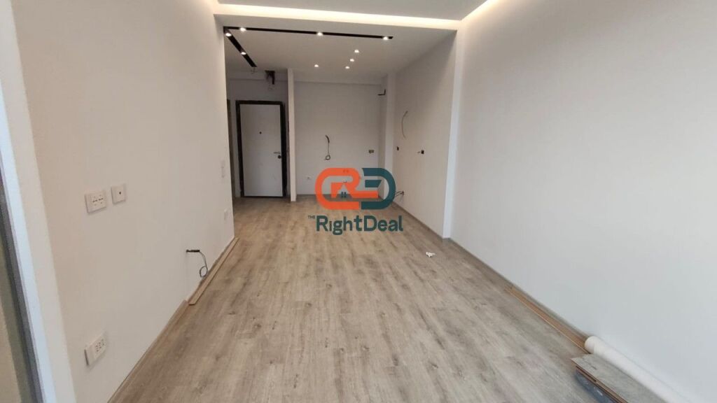 Tek Kompleksi Tirana Golden Park 3, Shitet Apartament 1+1, Me Planimetri Perfekte!!