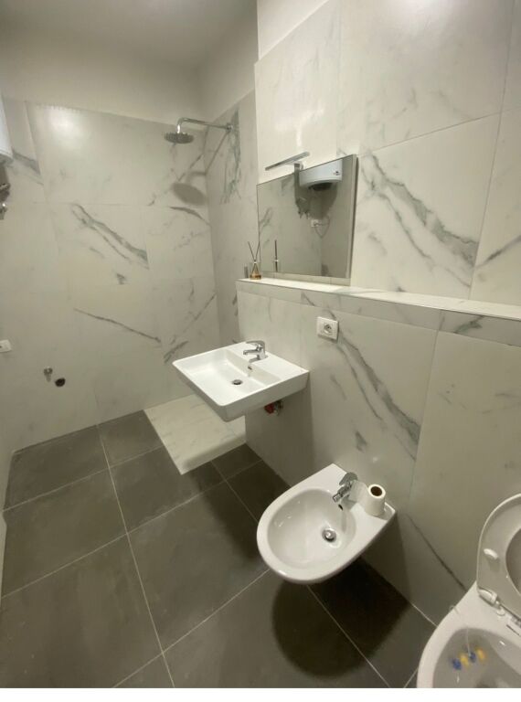 Ambjent zyre 2+1,rruge e kosovareve,1 miljon leke