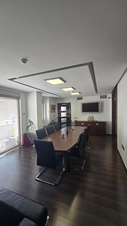 Locale per ufficio in affitto a Bllok 1.700 € /mese Superficie totale 125m2