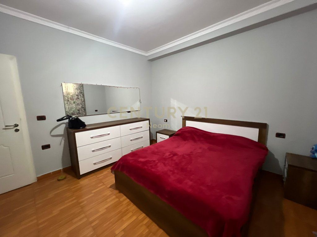 Shitet apartament 2+1 në zonën e Siri Kodrës.