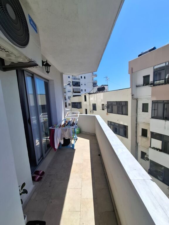 Shitet Apartament 2+1 Tek Ujsjellsi Ne Durres