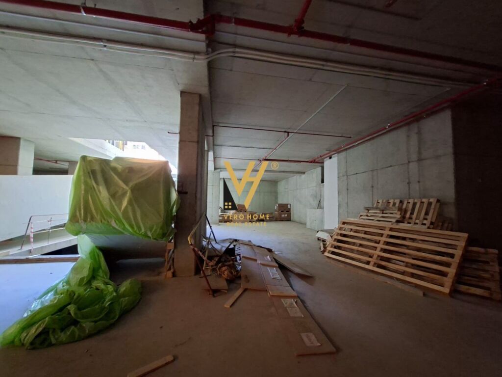 SHITET AMBIENT BIZNESI 1.100 M2 NE QENDER 495.000 EURO