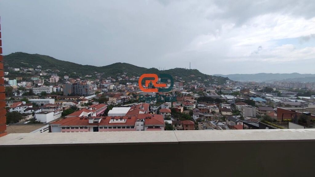 Tek Kompleksi Tirana Golden Park 3, Shitet Apartament 1+1, Me Planimetri Perfekte!!