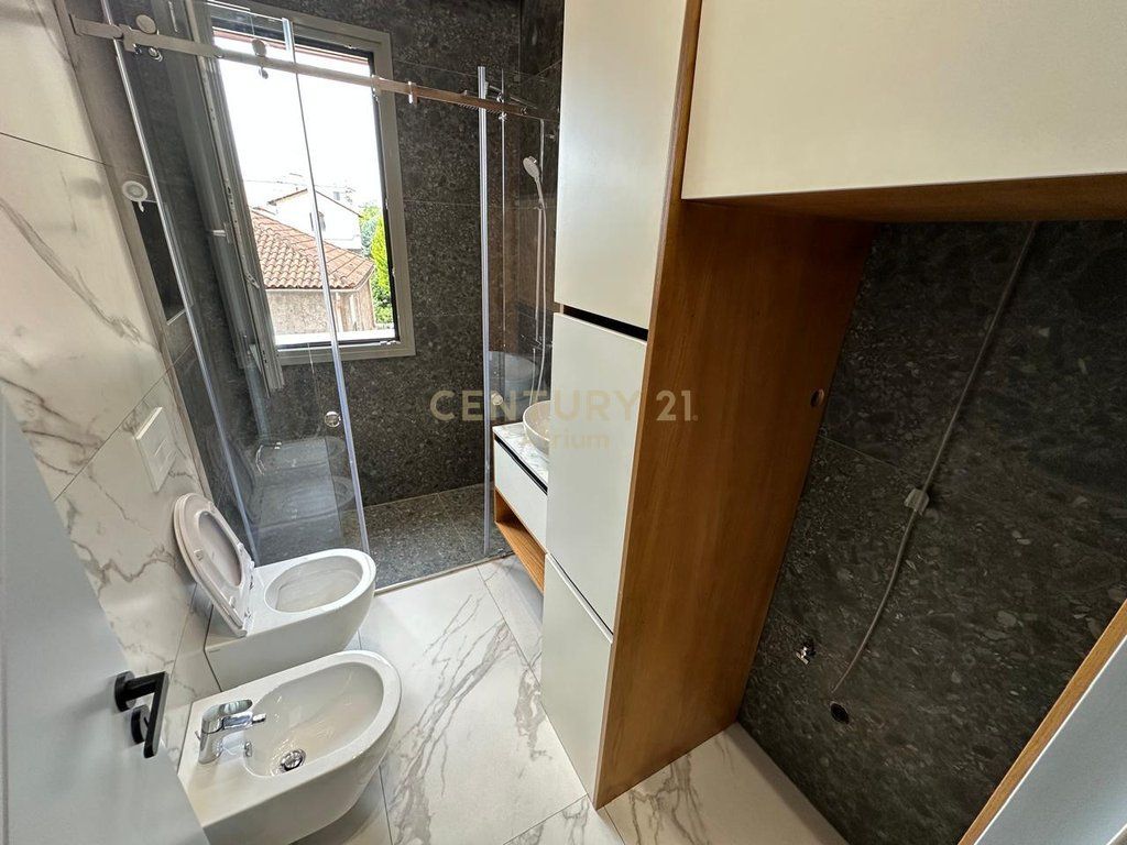 Apartament luksoz 2+1+2+Garazhd per shitje tek Tower Bridge, Oxhaku