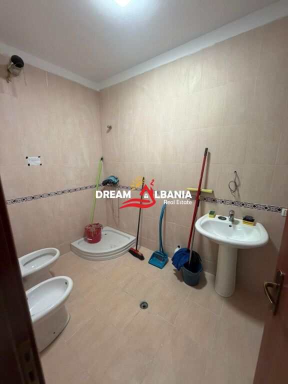 Affittasi appartamento 2+1 vicino al Pazari i Ri in Via Tefta Tashko (ID 42215533)