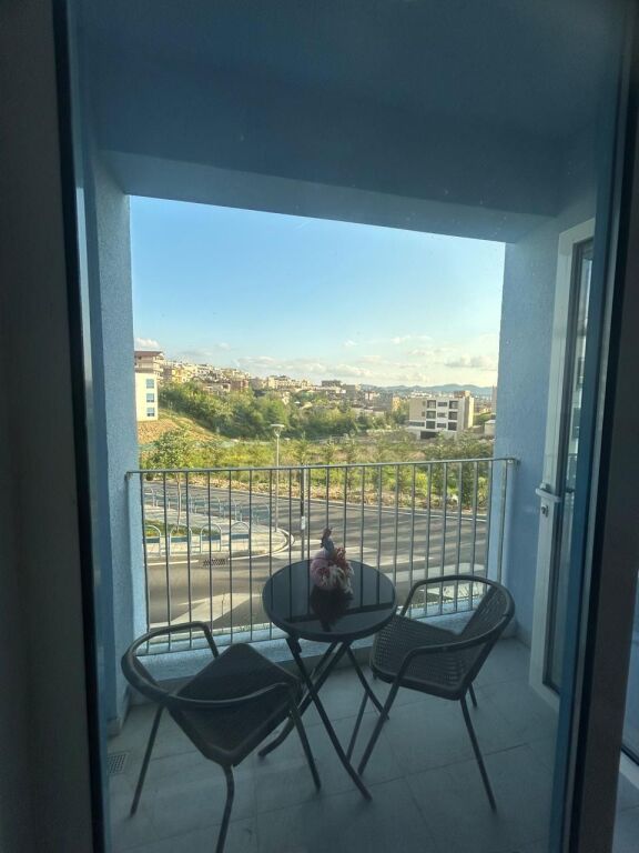 Fresk, jepet me qira garzionere. 350 Euro