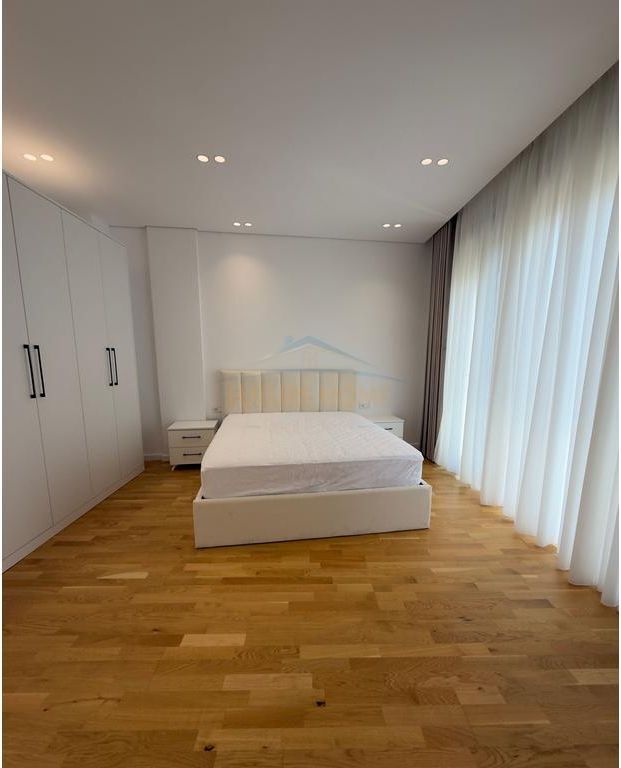 Qera, Vilë 3-kateshe, TEG