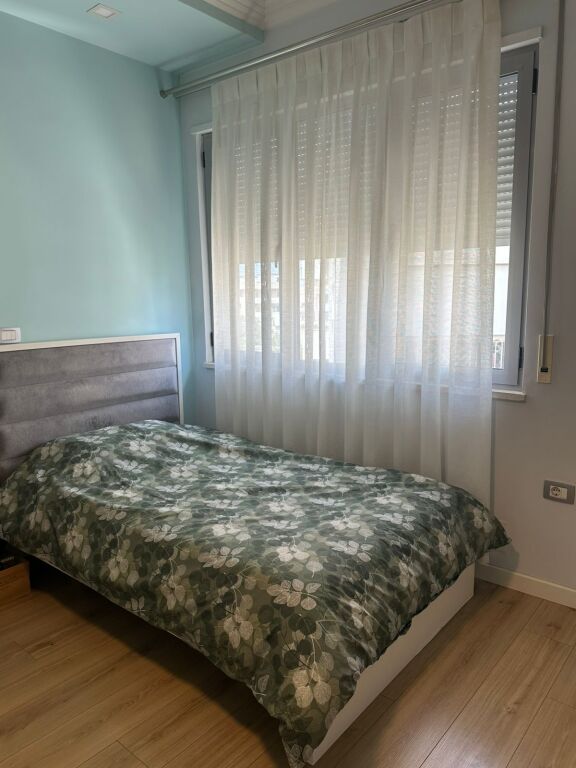 Apartament 2+1+2 me qira , Globe