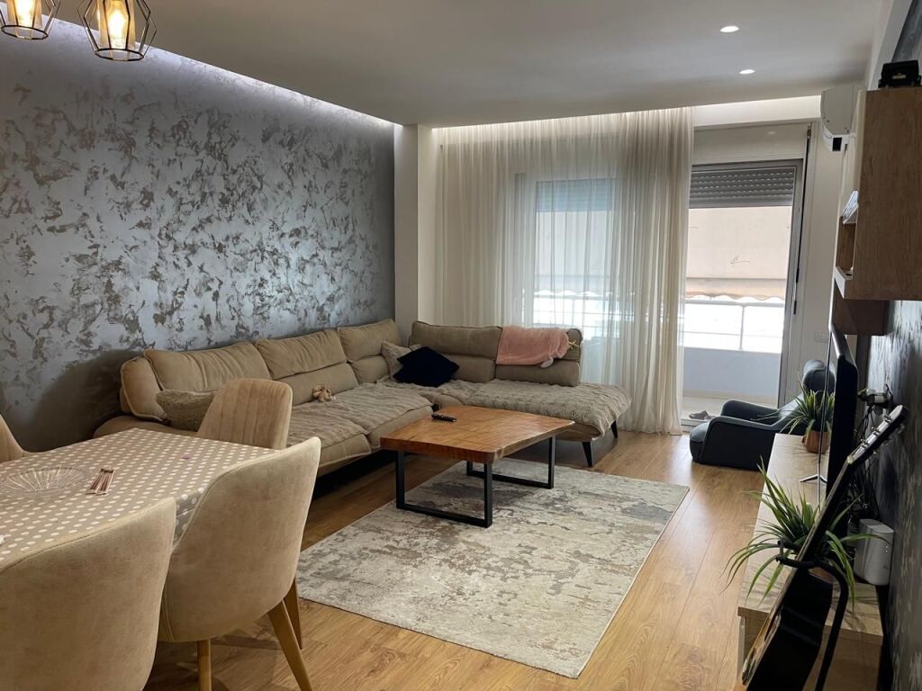 JEPET ME QIRA APARTAMENT 2+1 NË ASTIR