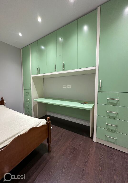 Jepet me qera Shtepi private kati 1 i nje vile 400 Mije leke