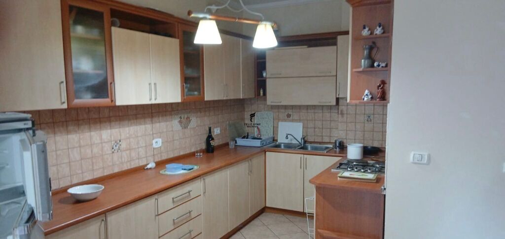 ZYRE ME QERA 120M2 QENDER 120.000 LEKE FH-71006