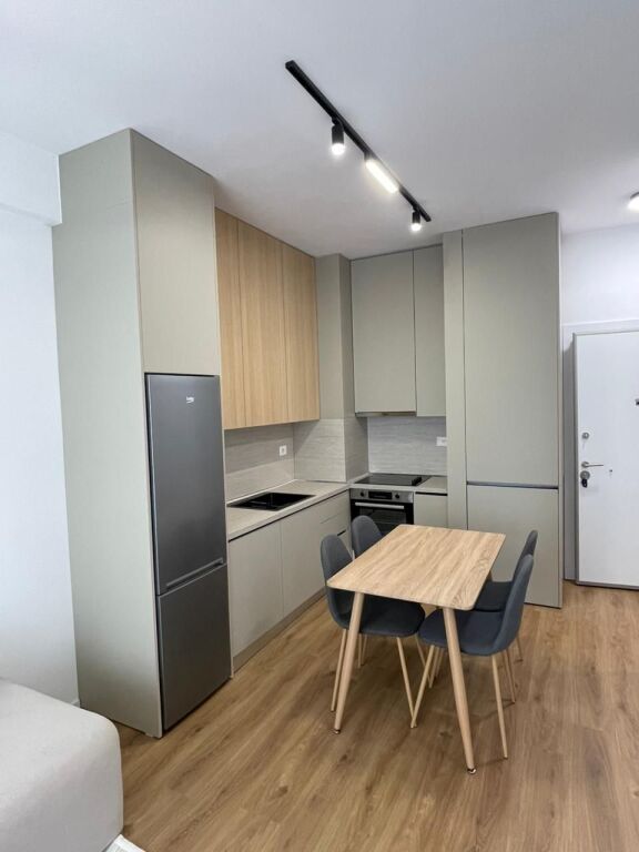 🏡 Appartamento 1+1 in affitto 📍 Indirizzo: Ali Demi, Complesso Kadiu 💰 Prezzo: 40.000 lek / mese (non trattabile)