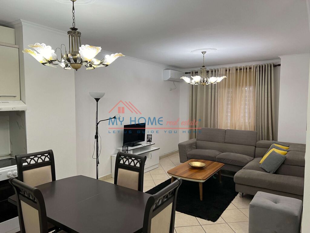 Apartament 2+1 me qera Komuna e Parisit Tirane