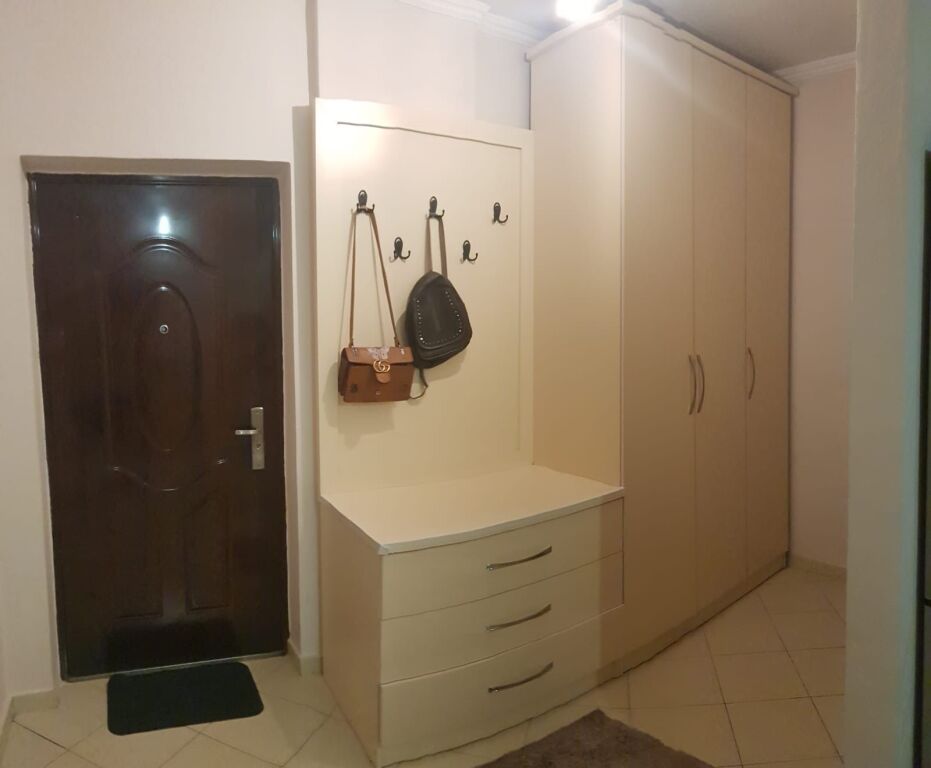 Apartament 2+1 per qera Yzberisht !