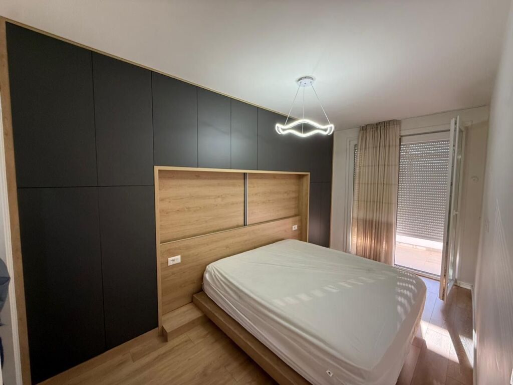 Jepet me qera 2+ 1  ne komune 750 mije leke