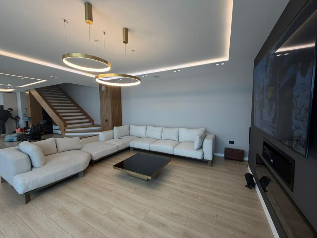 Duplex di lusso in affitto – Square 21, Tirana!📍