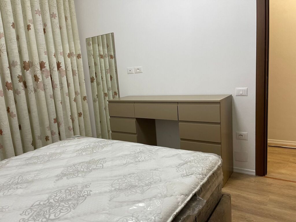 Apartament 2+1+2 per qera Farmacia 10!
