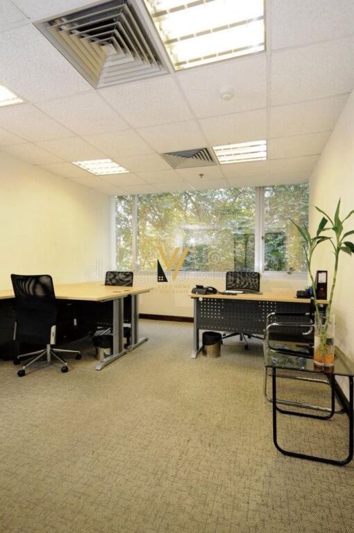 JEPET ZYRE 138 M2 ME QERA TEK BLLOKU 1.500 EURO