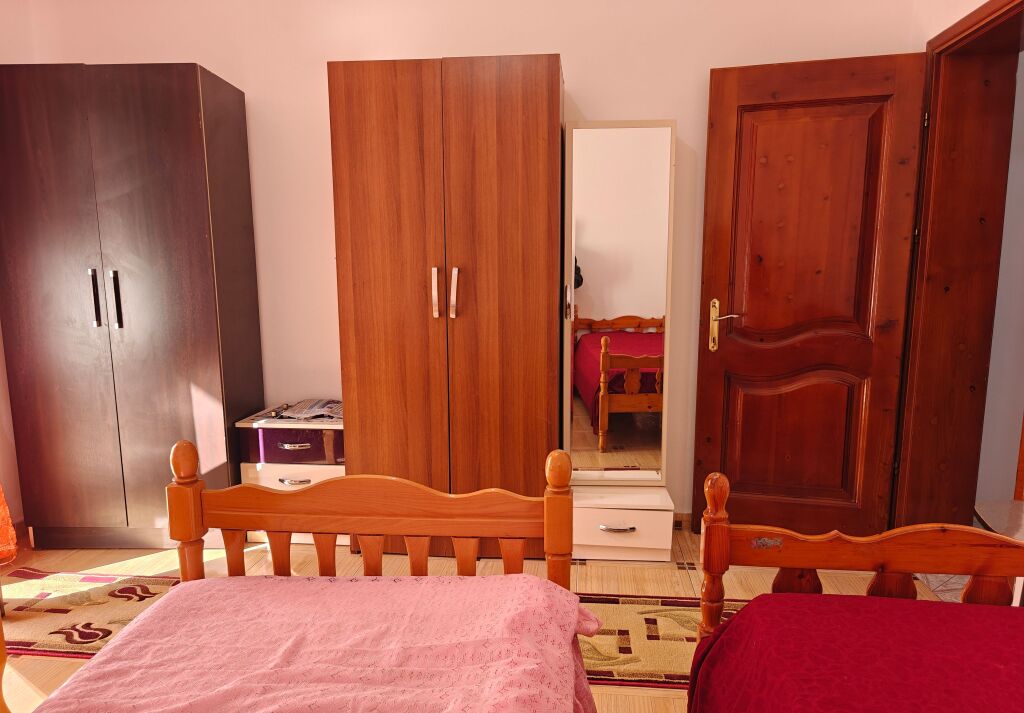 Jepet me qera 1+1 i mobiluar ne Porcelan