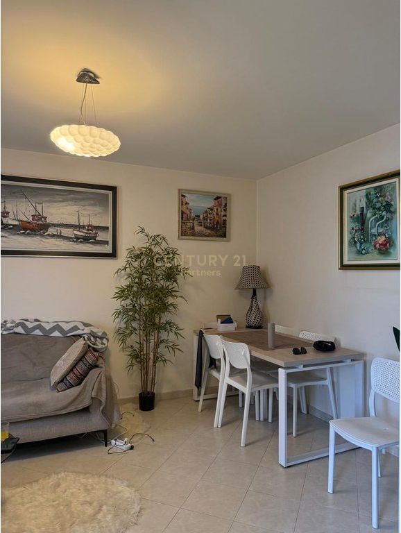 APARTAMENT NE SHITJE 1+1 TEK OXHAKU!